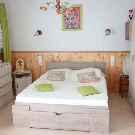 On Est Bien Chez Monique Hébergement de vacances Villeneuve-dʼOlmes