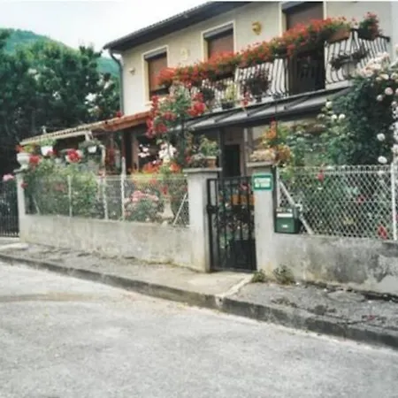 Holiday home On Est Bien Chez Monique Villeneuve d'Olmes